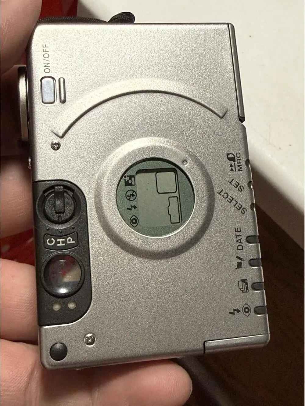 CANON ELPH 2 - POINT & SHOOT CAMERA WITH POUCH, MANUAL, BOX,